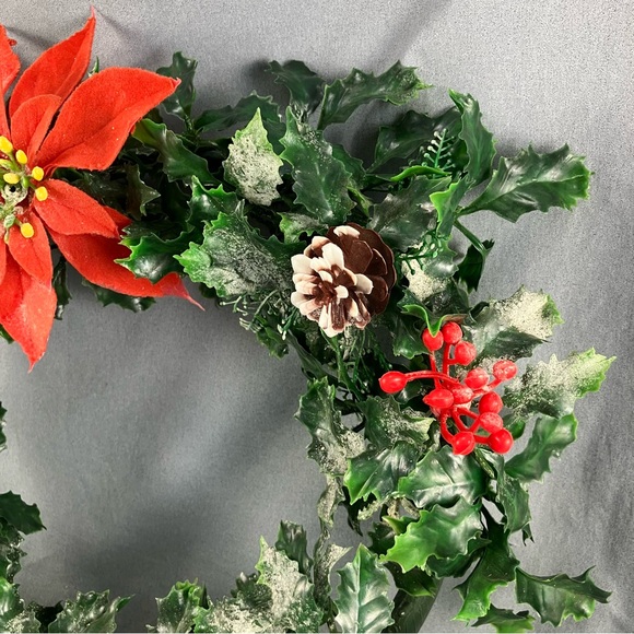 Vintage Christmas Holly Berry Wreath & Garland Plastic Leaves Flocked Poinsettia - Picture 4 of 10